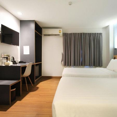 Mybed Sathorn Hotel Бангкок Экстерьер фото