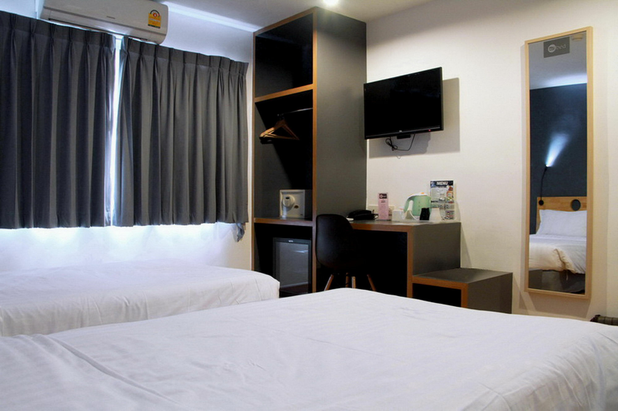 Mybed Sathorn Hotel Бангкок Экстерьер фото